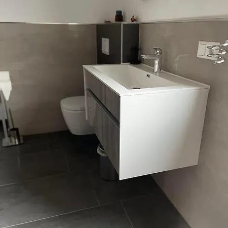 アパート Propeller Gaestehaus Og *